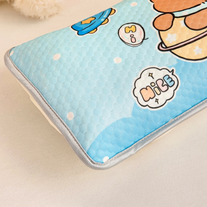 91家纺网 家纺一手货源 找家纺 富馨莱 2025新款儿童冰丝豆豆枕套 卡皮熊