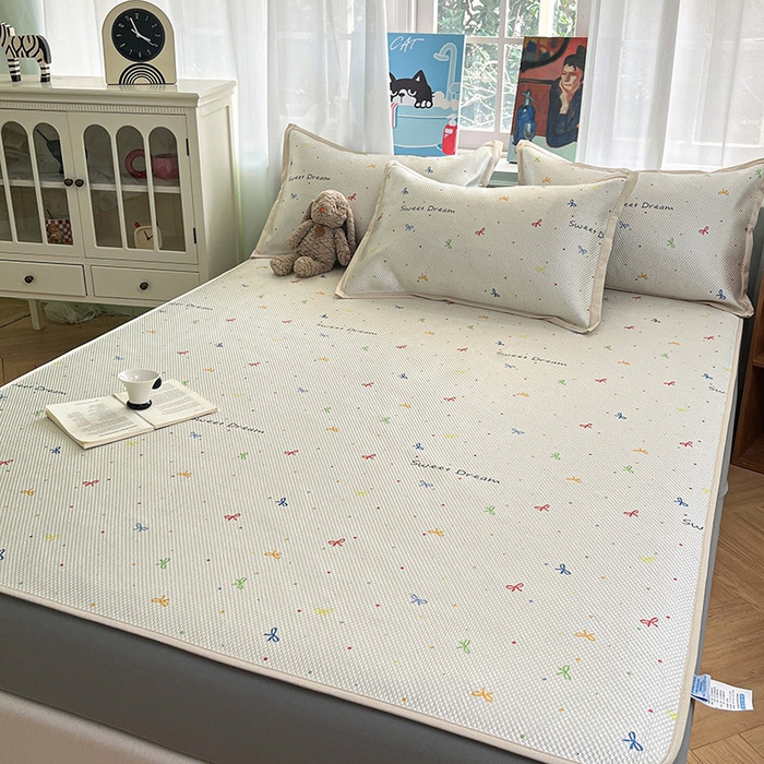 91家纺网 家纺一手货源 找家纺 布卢姆床垫2025新款A类数码印花冰藤席夏凉席--床笠款 波点蝴蝶结床笠