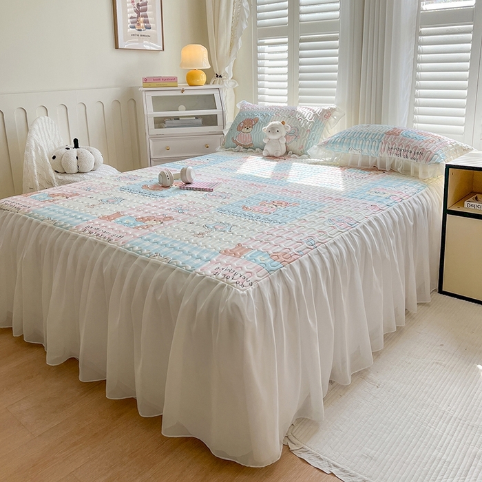 91家纺网 家纺一手货源 找家纺 慕澄2025新款小清新印花凉感丝花床裙款乳胶凉席 音乐会