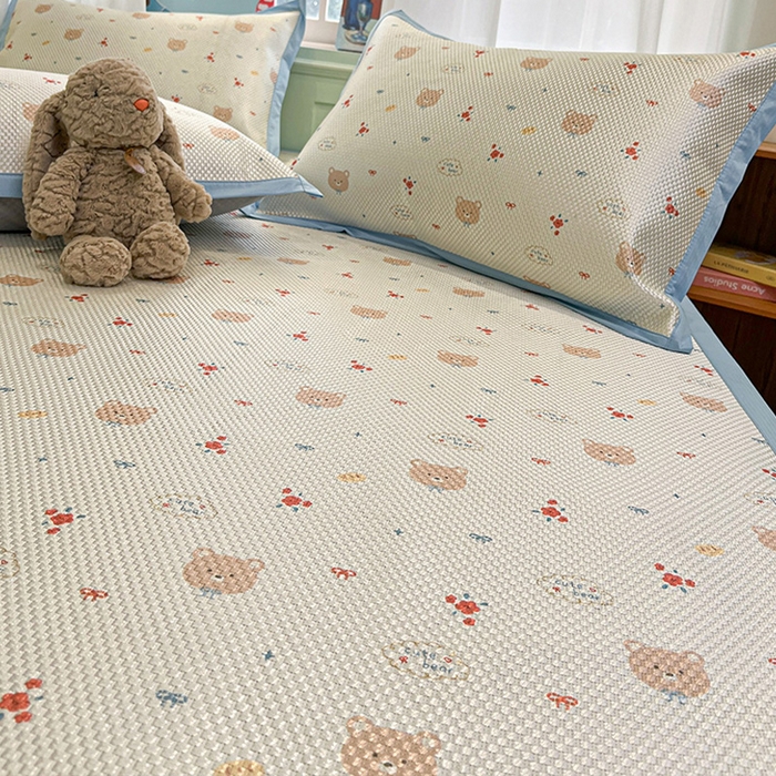 91家纺网 家纺一手货源 找家纺 布卢姆床垫2025新款A类数码印花冰藤席夏凉席--床席款 呆呆熊