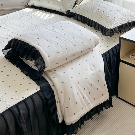 慕澄2025新款小版印花床裙款乳胶凉席凉感丝夏被四件套 黑波点