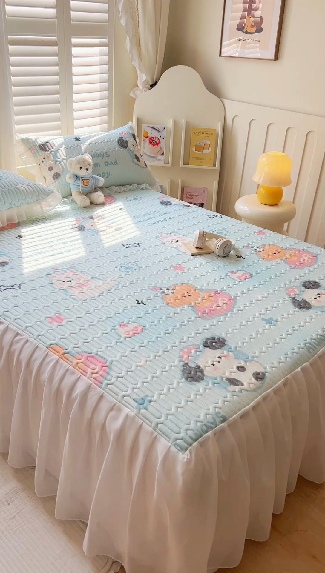 91家纺网 家纺一手货源 找家纺 慕澄2025新款小版印花床裙款乳胶凉席凉感丝夏被四件套 嘟嘟旺仔