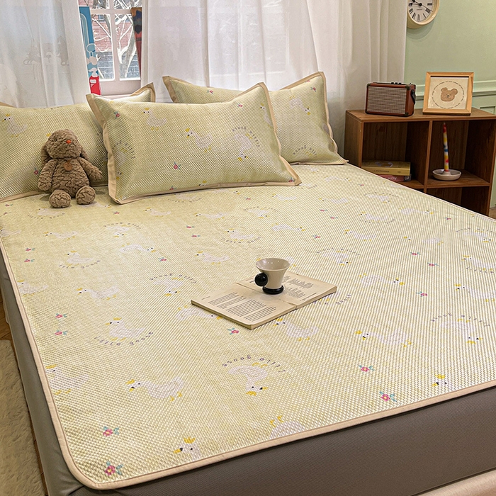 91家纺网 家纺一手货源 找家纺 布卢姆床垫2025新款A类数码印花冰藤席夏凉席--床笠款 皇冠鸭床笠