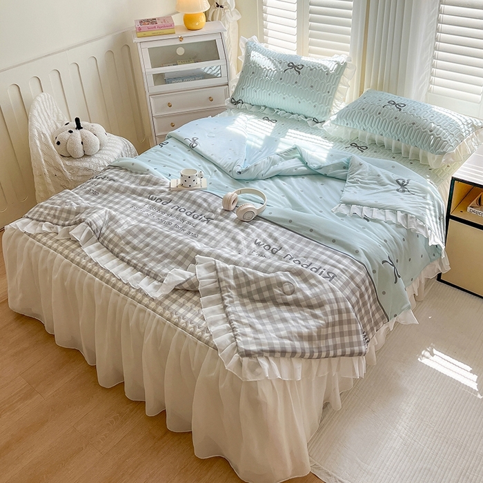 91家纺网 家纺一手货源 找家纺 慕澄2025新款小清新印花凉感丝花床裙款乳胶凉席 蓝色浪漫