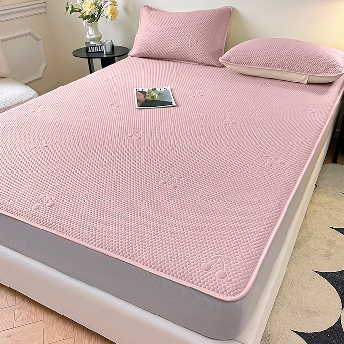 91家纺网 家纺一手货源 找家纺 布卢姆床垫2025新款A类PE乙纶冰豆豆床笠款凉席 樱桃粉