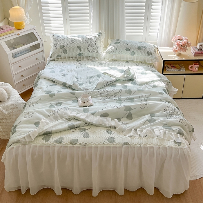 91家纺网 家纺一手货源 找家纺 慕澄2025新款小清新印花凉感丝花床裙款乳胶凉席 绿色蝶