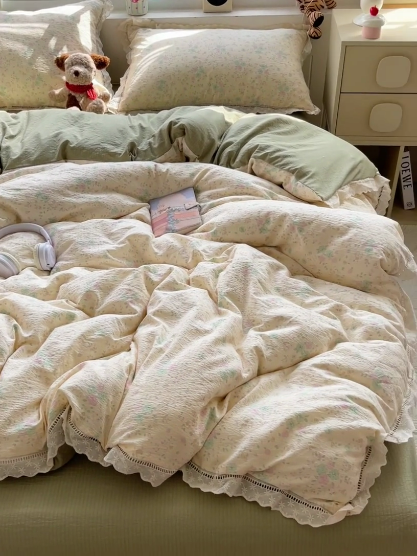 91家纺网 家纺一手货源 找家纺 2025新款云感木棉皱皱双层纱全棉花边四件套 薄荷微凉