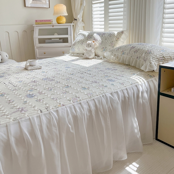 91家纺网 家纺一手货源 找家纺 慕澄2025新款小清新印花凉感丝花床裙款乳胶凉席 紫系小兔