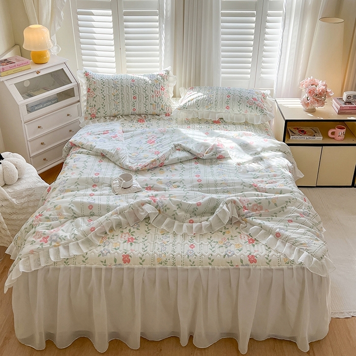 91家纺网 家纺一手货源 找家纺 慕澄2025新款小清新印花凉感丝花床裙款乳胶凉席 春季花花