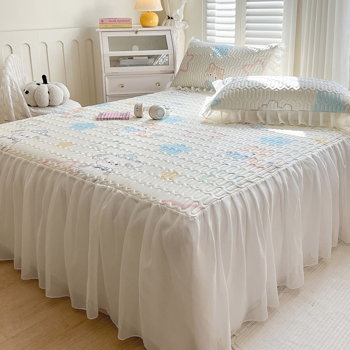 91家纺网 家纺一手货源 找家纺 慕澄2025新款小清新印花凉感丝花床裙款乳胶凉席 夏日幸福