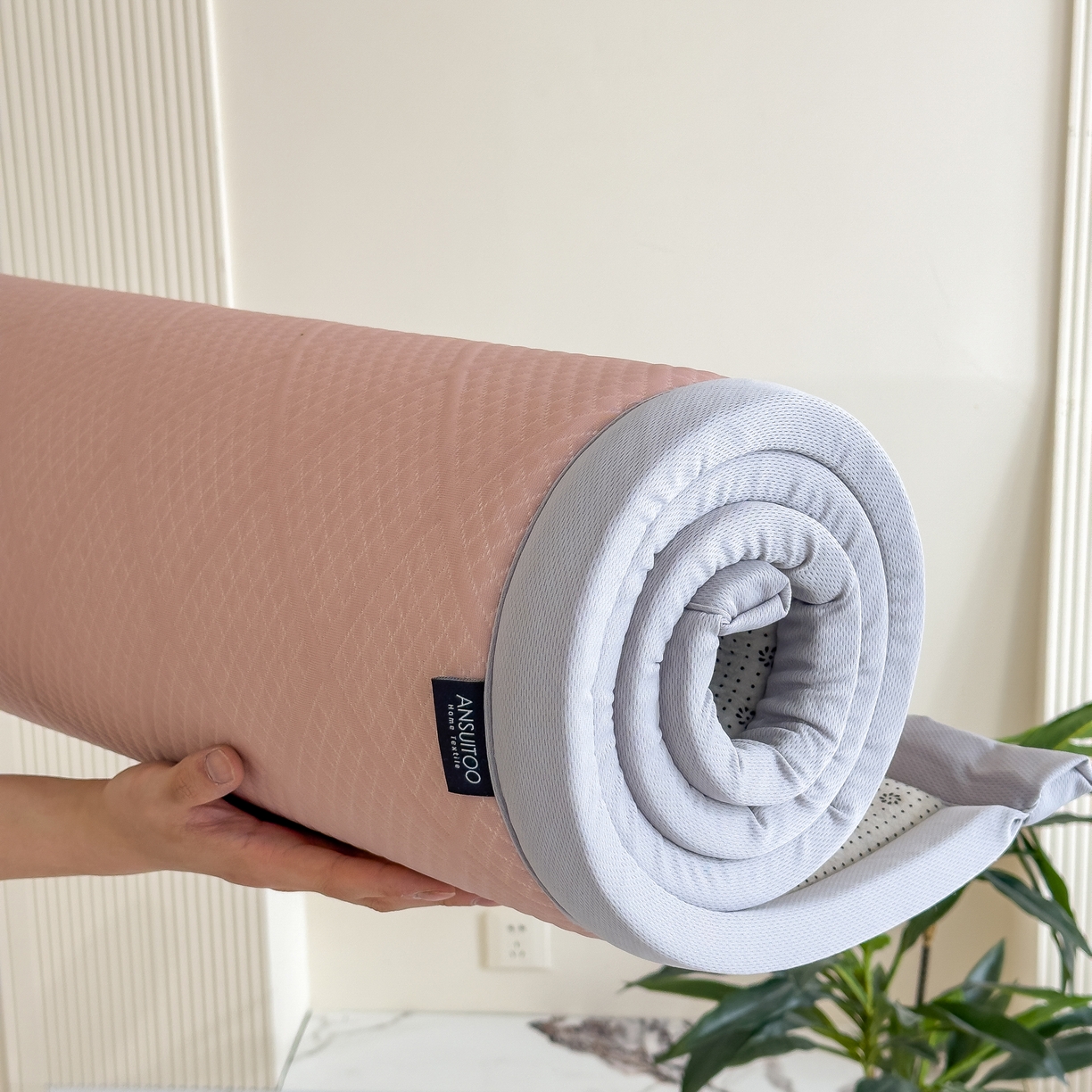 91家纺网 家纺一手货源 找家纺 席世家 2025新款凉感豆豆多功能垫 波洛格-粉