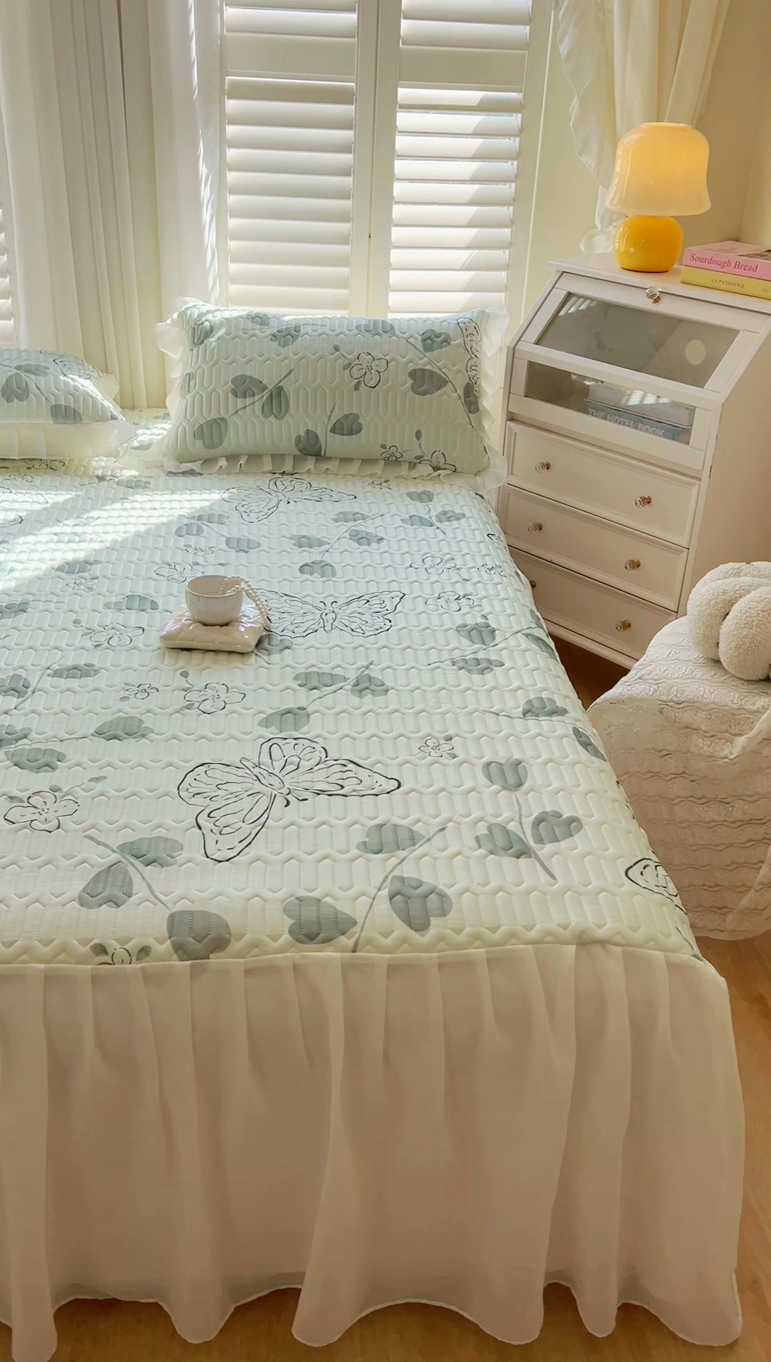 91家纺网 家纺一手货源 找家纺 慕澄2025新款小版印花床裙款乳胶凉席凉感丝夏被四件套 绿色蝶