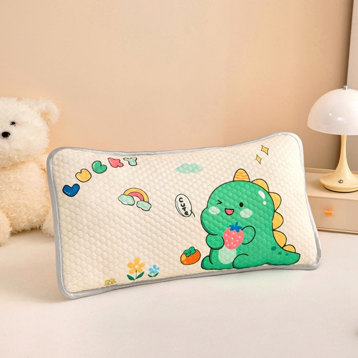 91家纺网 家纺一手货源 找家纺 富馨莱 2025新款儿童冰丝豆豆枕套 恐龙漫画