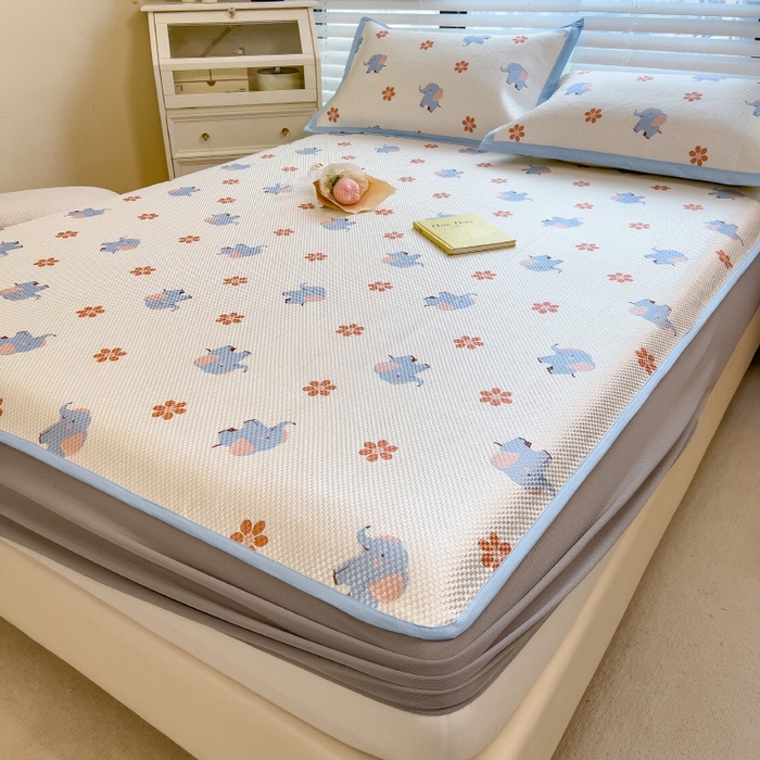 91家纺网 家纺一手货源 找家纺 布卢姆床垫2025新款A类数码印花冰藤席夏凉席--床笠款 小飞象