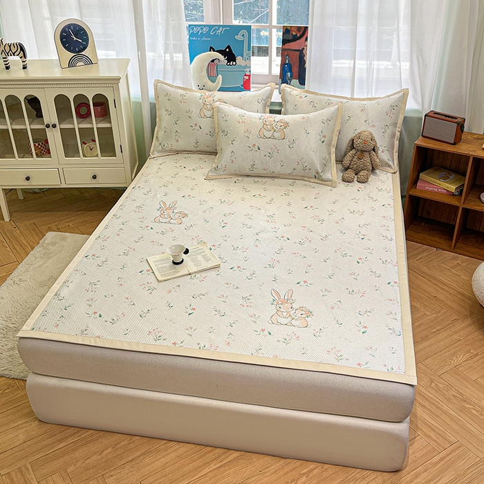 91家纺网 家纺一手货源 找家纺 布卢姆床垫2025新款A类数码印花冰藤席夏凉席--床席款 花园小兔