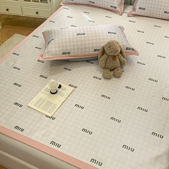 91家纺网 家纺一手货源 找家纺 布卢姆床垫2025新款A类数码印花冰藤席夏凉席--床席款 粉miu