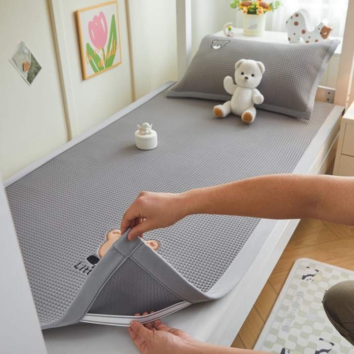 91家纺网 家纺一手货源 找家纺 （总）爱思凯2025新款学生凉感冰豆豆软席-床席