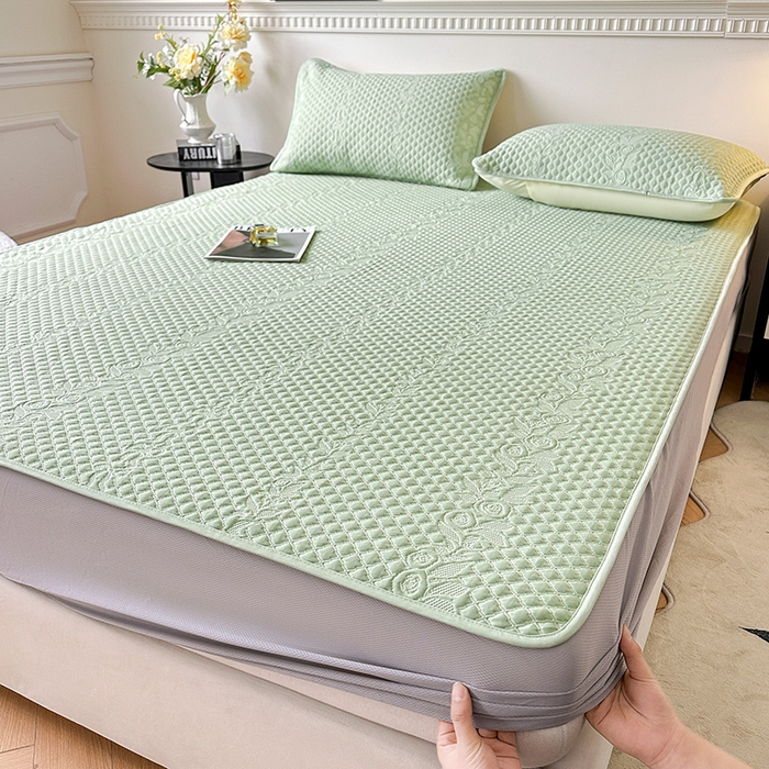 91家纺网 家纺一手货源 找家纺 布卢姆床垫2025新款A类PE乙纶冰豆豆床笠款凉席 夏日藤萝 绿