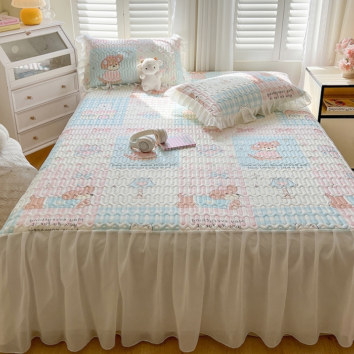 91家纺网 家纺一手货源 找家纺 慕澄2025新款小清新印花凉感丝花床裙款乳胶凉席 音乐会