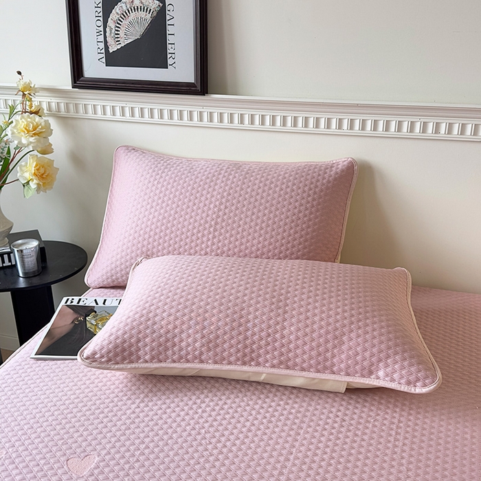 91家纺网 家纺一手货源 找家纺 布卢姆床垫2025新款A类PE乙纶冰豆豆床笠款凉席 爱心字母