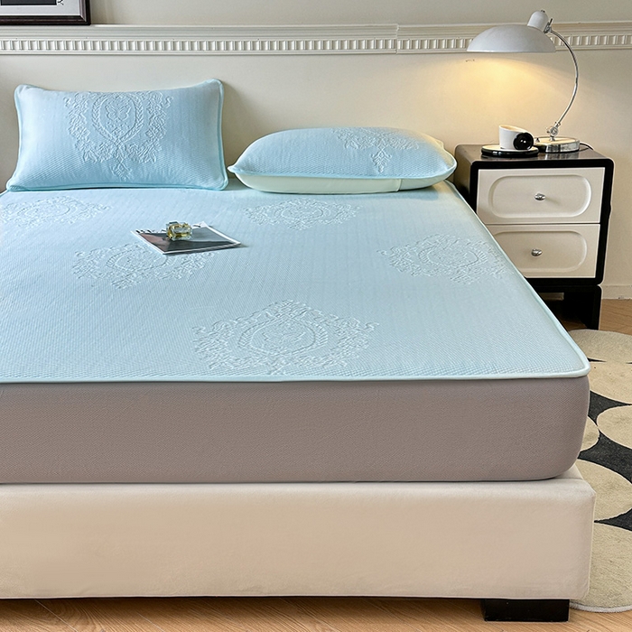 91家纺网 家纺一手货源 找家纺 布卢姆床垫2025新款A类PE乙纶冰豆豆床笠款凉席 蝴蝶花镜 蓝