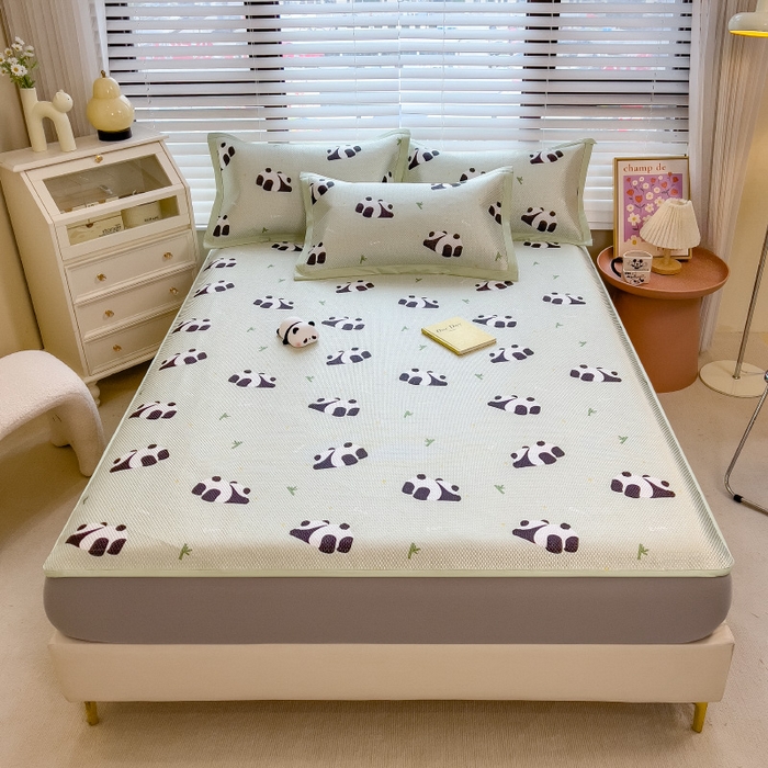 91家纺网 家纺一手货源 找家纺 布卢姆床垫2025新款A类数码印花冰藤席夏凉席--床笠款 熊猫乐乐