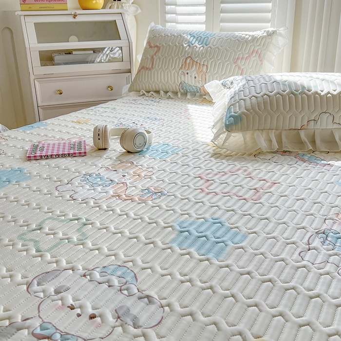 91家纺网 家纺一手货源 找家纺 慕澄2025新款小版印花床裙款乳胶凉席凉感丝夏被四件套 夏日幸福