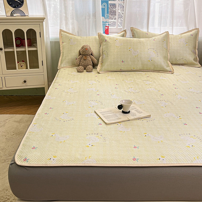 91家纺网 家纺一手货源 找家纺 布卢姆床垫2025新款A类数码印花冰藤席夏凉席--床笠款 皇冠鸭床笠