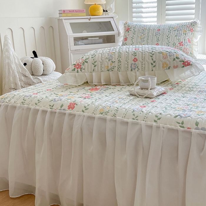 91家纺网 家纺一手货源 找家纺 慕澄2025新款小清新印花凉感丝花床裙款乳胶凉席 春季花花