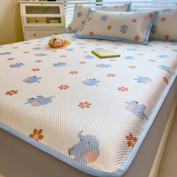 91家纺网 家纺一手货源 找家纺 布卢姆床垫2025新款A类数码印花冰藤席夏凉席--床笠款 小飞象