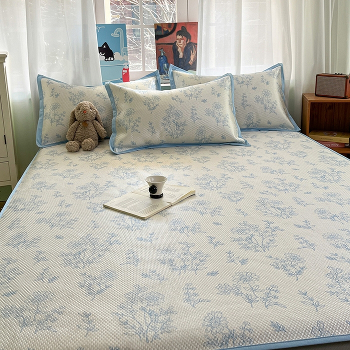 91家纺网 家纺一手货源 找家纺 布卢姆床垫2025新款A类数码印花冰藤席夏凉席--床笠款 雏菊花影床笠