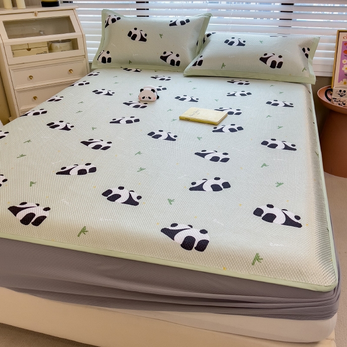 91家纺网 家纺一手货源 找家纺 布卢姆床垫2025新款A类数码印花冰藤席夏凉席--床笠款 熊猫乐乐