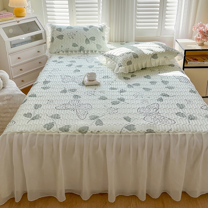 91家纺网 家纺一手货源 找家纺 慕澄2025新款小清新印花凉感丝花床裙款乳胶凉席 绿色蝶