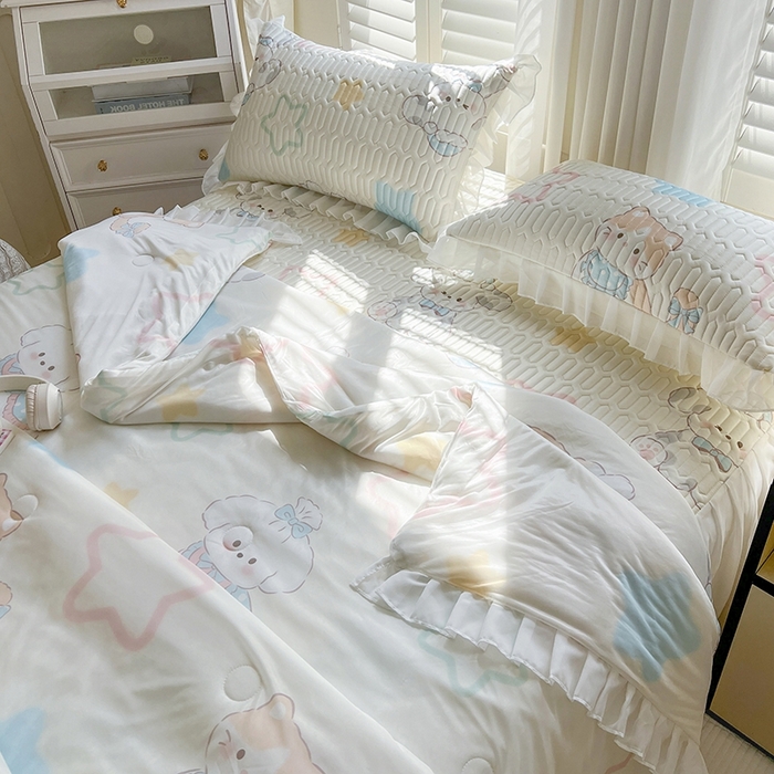 91家纺网 家纺一手货源 找家纺 慕澄2025新款小清新印花凉感丝花床裙款乳胶凉席 夏日幸福