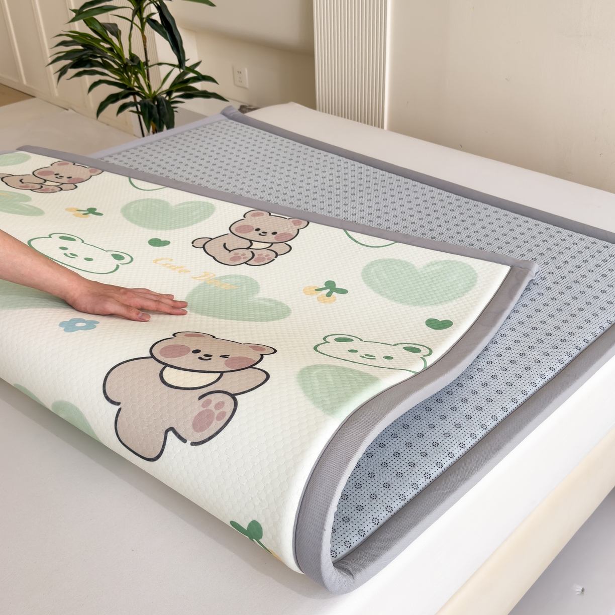 91家纺网 家纺一手货源 找家纺 席世家 2025新款印花豆豆多功能垫 熊猫宝宝