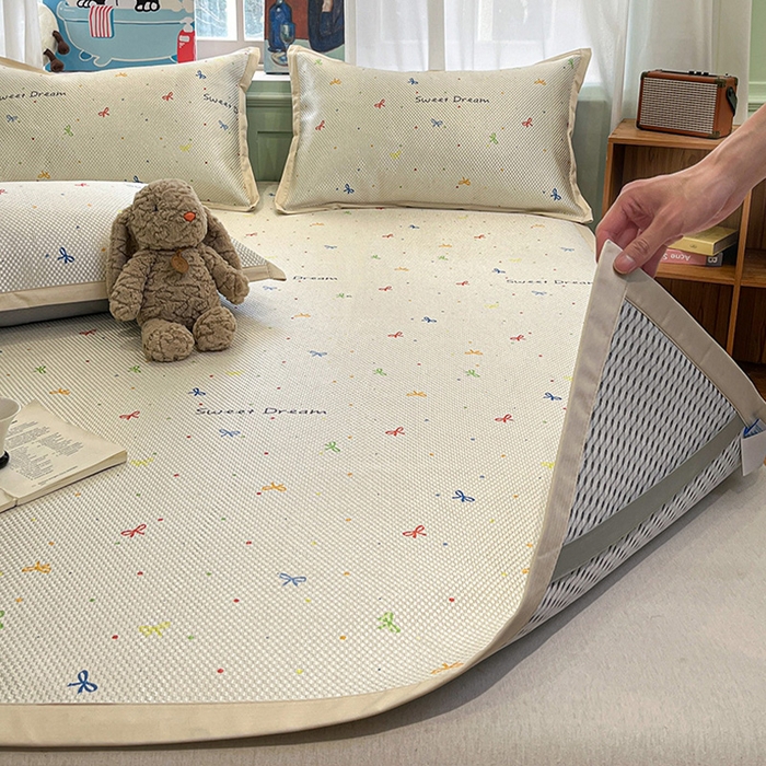 91家纺网 家纺一手货源 找家纺 布卢姆床垫2025新款A类数码印花冰藤席夏凉席--床席款 波点蝴蝶结