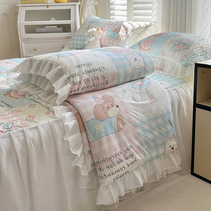 91家纺网 家纺一手货源 找家纺 慕澄2025新款小版印花床裙款乳胶凉席凉感丝夏被四件套 音乐会