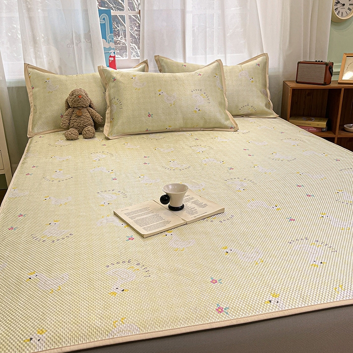 91家纺网 家纺一手货源 找家纺 布卢姆床垫2025新款A类数码印花冰藤席夏凉席--床笠款 皇冠鸭床笠