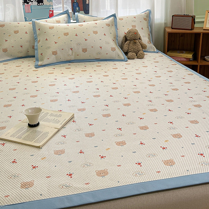 91家纺网 家纺一手货源 找家纺 布卢姆床垫2025新款A类数码印花冰藤席夏凉席--床席款 呆呆熊