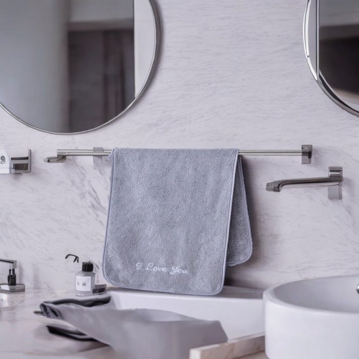 91家纺网 家纺一手货源 找家纺 彩虹毛巾2025新款I Love you珊瑚绒毛巾浴巾套装网红情侣浴室加厚毛巾浴巾两件套 35*75cm毛巾一条-灰色