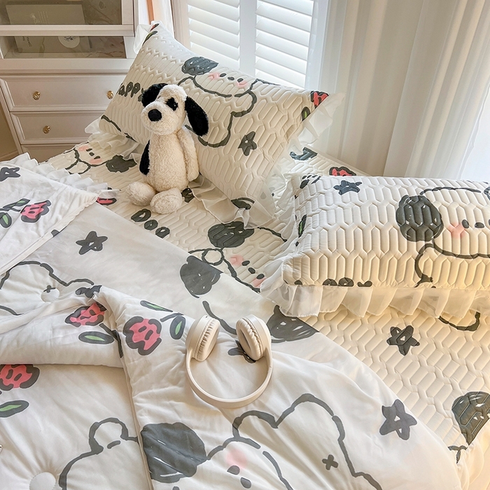 91家纺网 家纺一手货源 找家纺 慕澄2025新款小清新印花凉感丝花床裙款乳胶凉席 快乐小狗