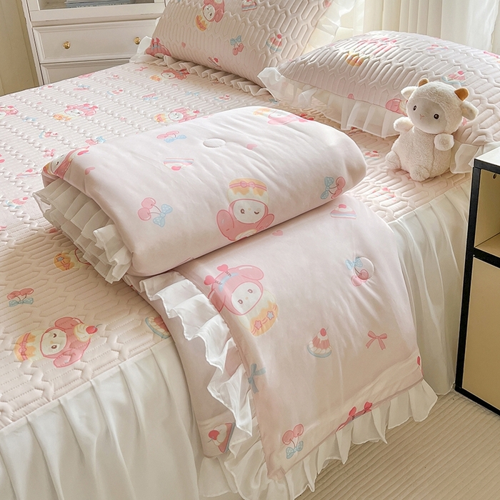 91家纺网 家纺一手货源 找家纺 慕澄2025新款小版印花床裙款乳胶凉席凉感丝夏被四件套 美乐蒂