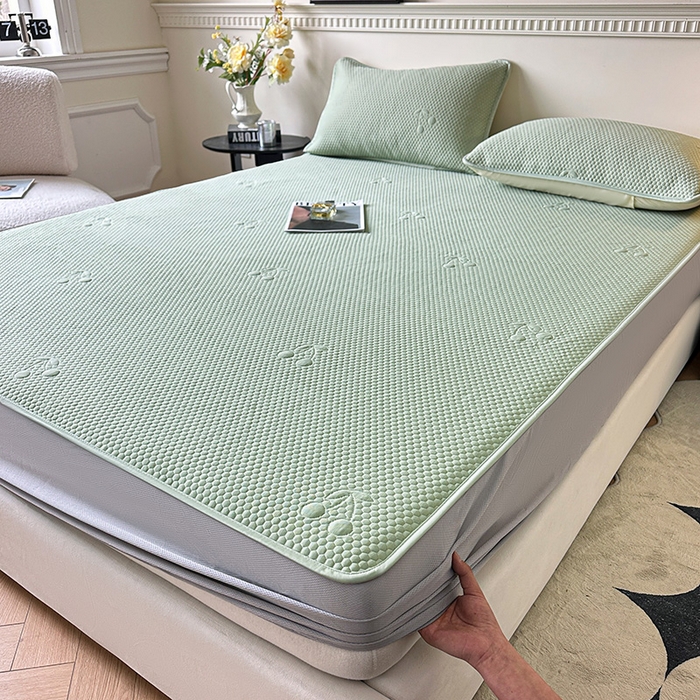 91家纺网 家纺一手货源 找家纺 布卢姆床垫2025新款A类PE乙纶冰豆豆床笠款凉席 樱桃绿