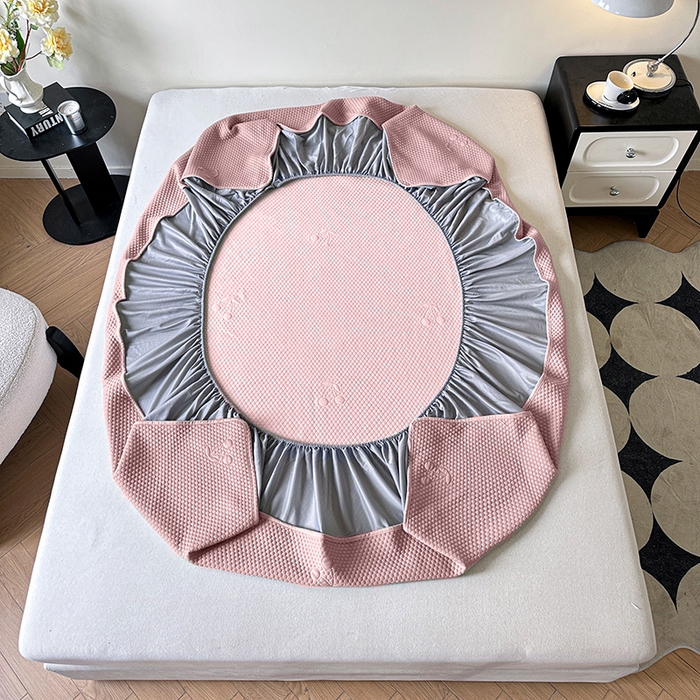 91家纺网 家纺一手货源 找家纺 布卢姆床垫2025新款A类PE乙纶冰豆豆床笠款凉席 樱桃粉