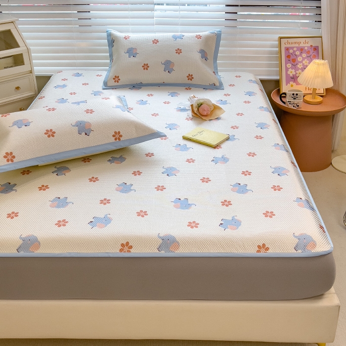 91家纺网 家纺一手货源 找家纺 布卢姆床垫2025新款A类数码印花冰藤席夏凉席--床笠款 小飞象