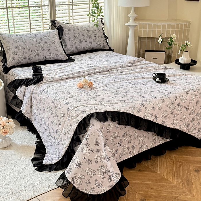 91家纺网 家纺一手货源 找家纺 大麦家纺 2025新款碳光冰丝软凉席夏被四件套-床盖款