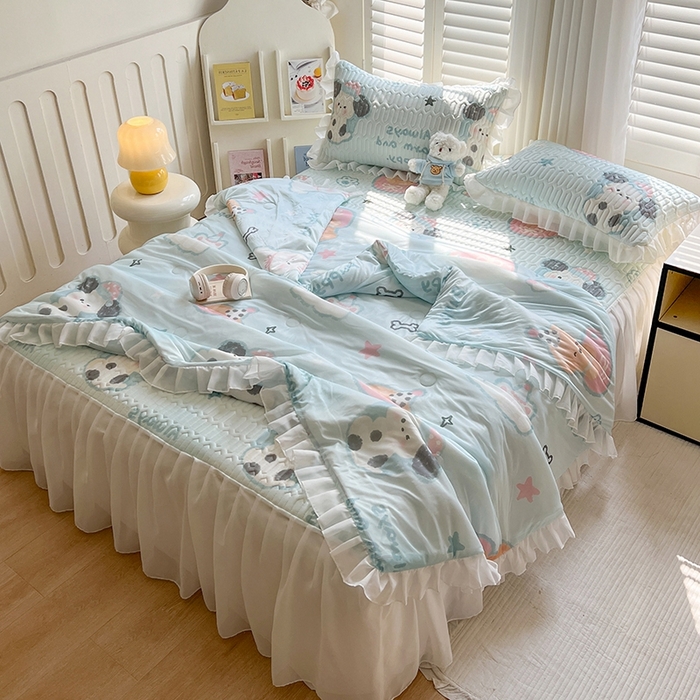 91家纺网 家纺一手货源 找家纺 慕澄2025新款小版印花床裙款乳胶凉席凉感丝夏被四件套 嘟嘟旺仔