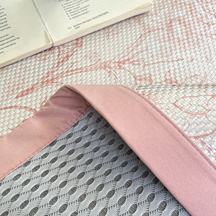 91家纺网 家纺一手货源 找家纺 布卢姆床垫2025新款A类数码印花冰藤席夏凉席--床席款 森林蝴蝶