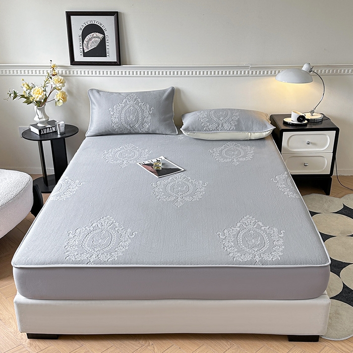 91家纺网 家纺一手货源 找家纺 布卢姆床垫2025新款A类PE乙纶冰豆豆床笠款凉席 蝴蝶花镜 灰