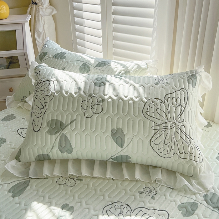 91家纺网 家纺一手货源 找家纺 慕澄2025新款小清新印花凉感丝花床裙款乳胶凉席 绿色蝶